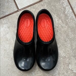 LifeStride Women's Black Slip-On Clog with Red Comfort Insole